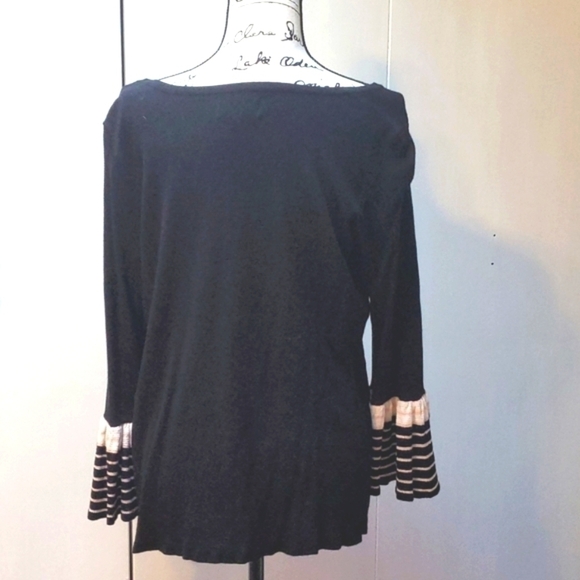 Womens Black Sweater with Bell sleeve ends Sz. XL - Picture 2 of 2